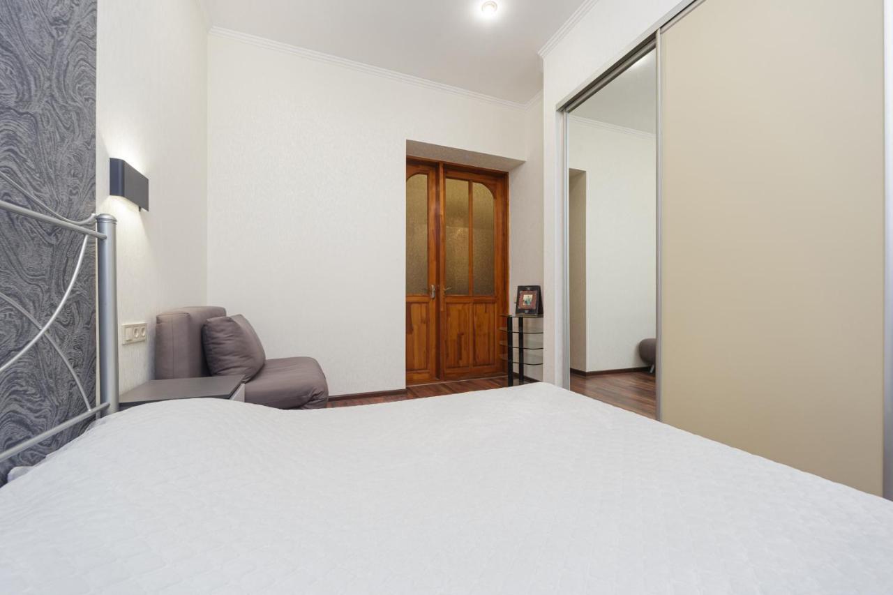 Apartment Zhukovskogo 17 Odessa Exterior foto