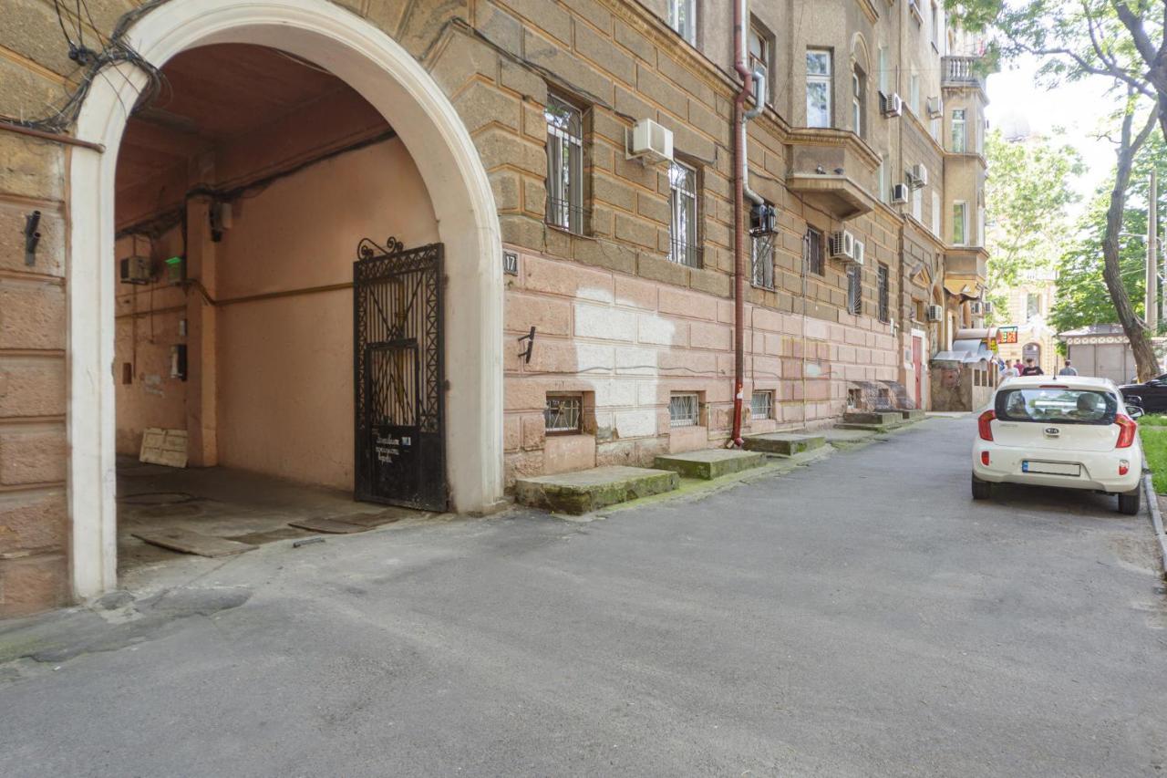 Apartment Zhukovskogo 17 Odessa Exterior foto